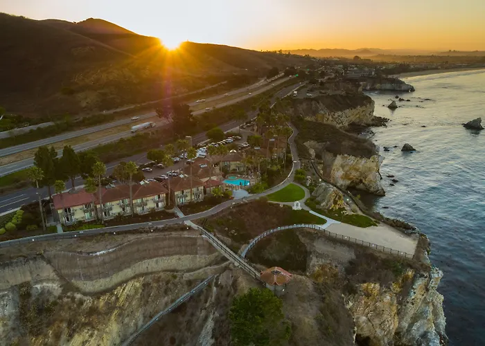 Inn At The Cove